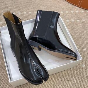 Maison Martin Margiela Shiny Black Tabi Heeled Boots